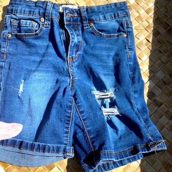 Lot of three little girls’ denim shorts - 10L - Picture 9 of 10